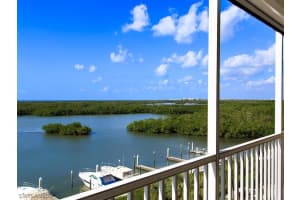 445 Dockside Dr, Naples, FL 34110, Sold 03/31/17