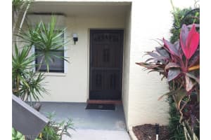 9285 Lake Park Dr APT 102, Fort Myers, FL 33919, Sold 02/15/17