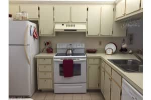 9285 Lake Park Dr APT 102, Fort Myers, FL 33919, Sold 02/15/17