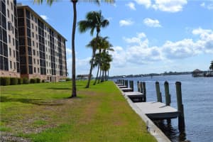 4260 SE 20th Pl APT 203, Cape Coral, FL 33904, Sold 03/17/17