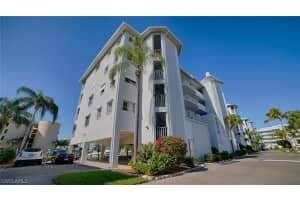 4571 Bay Beach Ln APT 272, Fort Myers Beach, FL 33931, Sold 01/20/17