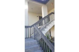 9275 Lake Park Dr APT 201, Fort Myers, FL 33919, Sold 02/14/17