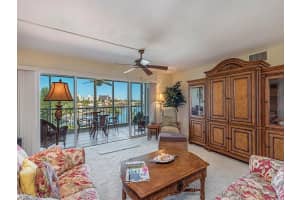 1011 Swallow Ave, Marco Island, FL 34145, Sold 05/31/17