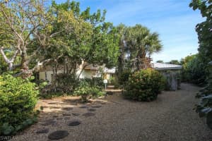 4694 Rue Bayou, Sanibel, FL 33957, Sold 05/10/17