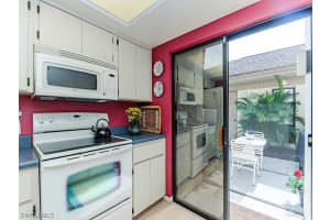 517 Lake Louise Cir, Naples, FL 34110, Sold 09/28/17