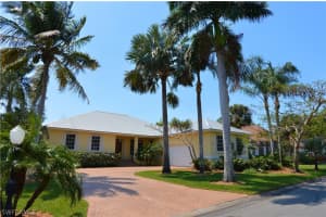 8550 S Lake Cir, Fort Myers, FL 33908, Sold 05/03/17