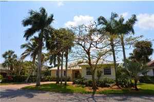 8550 S Lake Cir, Fort Myers, FL 33908, Sold 05/03/17