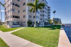 1900 Clifford St APT 405, Fort Myers, FL 33901, Sold 09/06/17