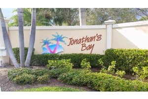 6020 Jonathans Bay Cir APT 302, Fort Myers, FL 33908, Sold 10/26/17