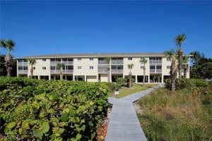 527 E Gulf Dr UNIT 102, Sanibel, FL 33957, Sold 08/31/17