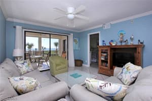 527 E Gulf Dr UNIT 102, Sanibel, FL 33957, Sold 08/31/17