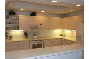 7431 Bella Lago Dr UNIT 331, Fort Myers Beach, FL 33931, Sold 12/11/17