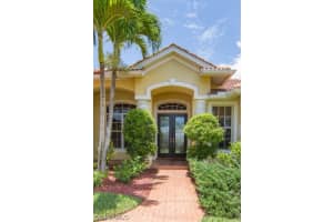 8365 Southwind Bay Cir, Fort Myers, FL 33908, Sold 09/25/17