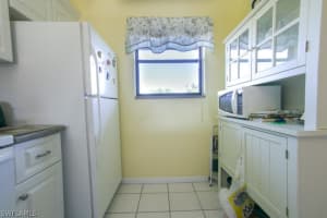9301 Central Park Dr APT 201, Fort Myers, FL 33919, Sold 07/31/17