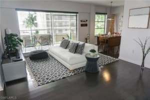 2350 W First St APT 302, Fort Myers, FL 33901, Sold 08/11/17