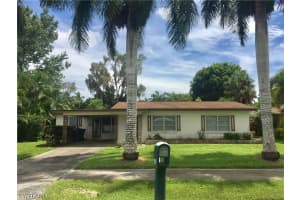 5521 Shaddelee Ln W, Fort Myers, FL 33919, Sold 08/31/17