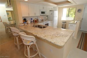 979 E Gulf Dr D402, Sanibel, FL 33957, Sold 03/01/18