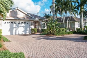 2021 Timberline Dr, Naples, FL 34109, Sold 12/04/18