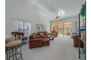752 Wiggins Lake Dr, Naples, FL 34110, Sold 02/26/18
