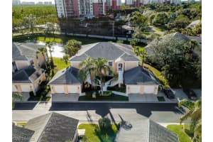657 Wiggins Lake Dr, Naples, FL 34110, Sold 05/01/18