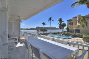 60 W Pelican St, Naples, FL 34113, Sold 02/28/18