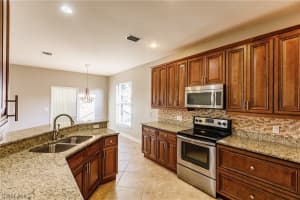 238 Stanhope Cir, Naples, FL 34104, Sold 04/23/18