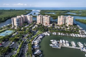 435 Dockside Dr, Naples, FL 34110, Sold 04/05/19