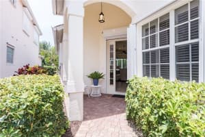 393 Mallory Ct, Naples, FL 34110, Sold 09/03/19