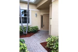 6050 Jonathans Bay Cir APT 401, Fort Myers, FL 33908, Sold 05/30/18