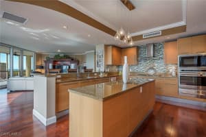 13675 Vanderbilt Dr, Naples, FL 34110, Sold 01/18/19
