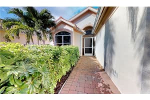 9790 Las Casas Dr, Fort Myers, FL 33919, Sold 05/04/18