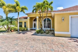 4634 Sierra Ln, Bonita Springs, FL 34134, Sold 03/26/20