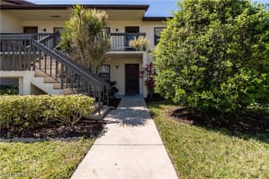 9295 Lake Park Dr APT 202, Fort Myers, FL 33919, Sold 05/15/18