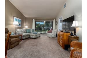 9295 Lake Park Dr APT 202, Fort Myers, FL 33919, Sold 05/15/18