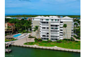 60 W Pelican St, Naples, FL 34113, Sold 01/03/20