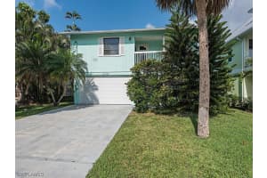 1285 Grand Canal Dr, Naples, FL 34110, Sold 08/24/18
