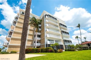 60 W Pelican St, Naples, FL 34113, Sold 01/03/19