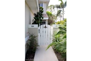 419 Emerald Bay Cir, Naples, FL 34110, Sold 11/20/18