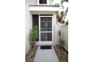 419 Emerald Bay Cir, Naples, FL 34110, Sold 11/20/18