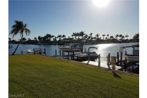 4280 SE 20th Pl APT 307, Cape Coral, FL 33904, Sold 03/28/19
