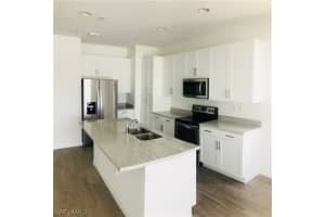 8776 Madrid Cir, Naples, FL 34104, Sold 05/22/19