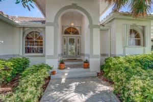 8740 S Lake Cir, Fort Myers, FL 33908, Sold 10/16/18