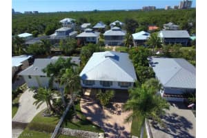 1285 Belaire Ct, Naples, FL 34110, Sold 07/02/19