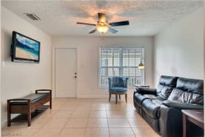 207 Leawood Cir, Naples, FL 34104, Sold 10/25/18