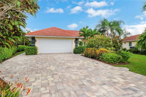 1020 Moon Lake Dr, Naples, FL 34104, Sold 11/20/18