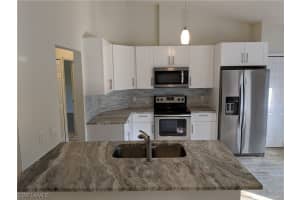 340 9th St S, Naples, FL 34102, Sold 03/22/19