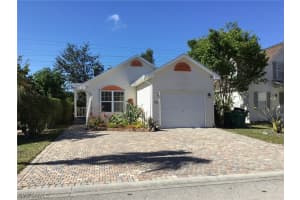135 Leawood Cir, Naples, FL 34104, Sold 06/25/19