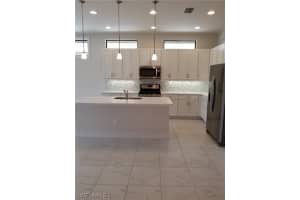 8171 Venetian Pointe Dr, Fort Myers, FL 33908, Sold 04/16/20
