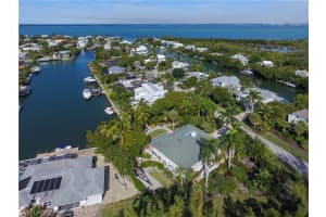 1653 Hibiscus Dr, Sanibel, FL 33957, Sold 04/01/19