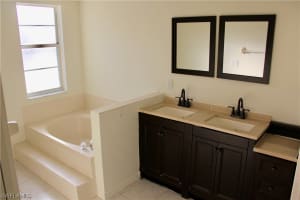 152 Sabal Lake Dr, Naples, FL 34104, Sold 05/10/19